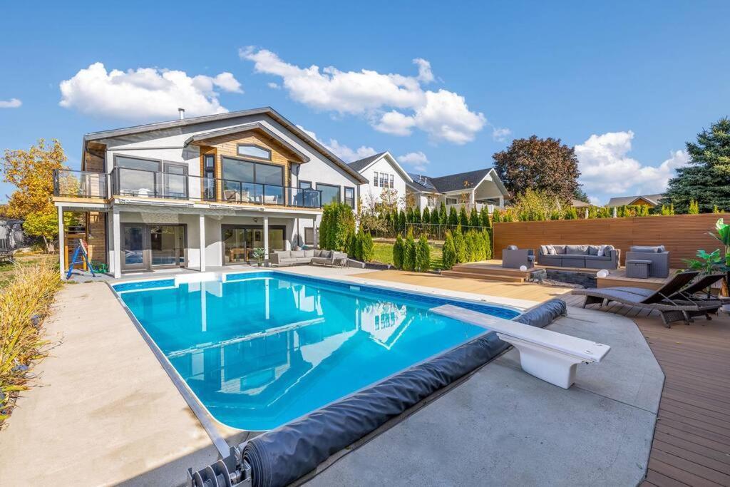 Luxurious 5 Bedroom House With Pool & Sauna West Kelowna Exterior photo